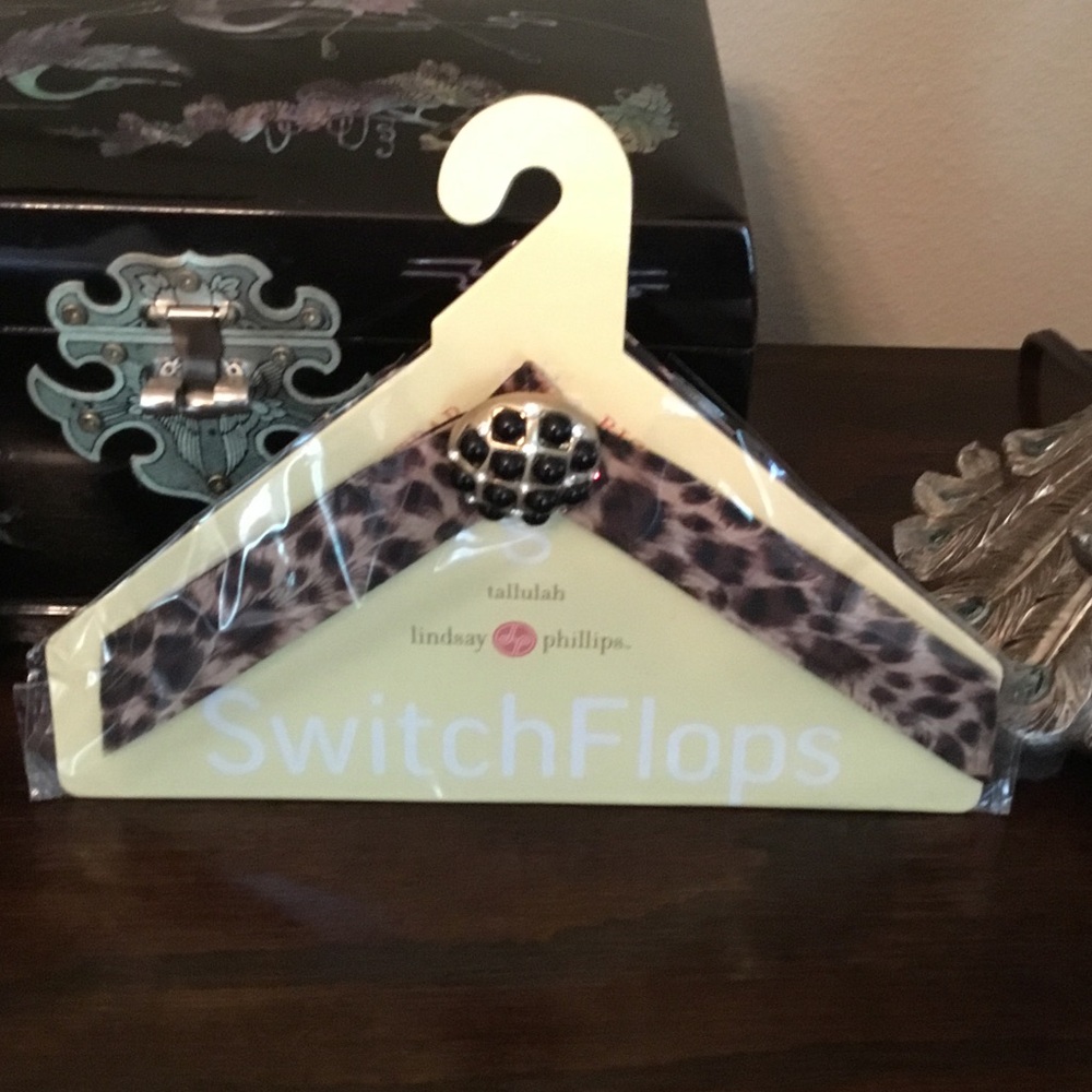 Lindsay Phillips-NWT-Leopard Print Flip Flop/Wedge Velcro Switch Straps